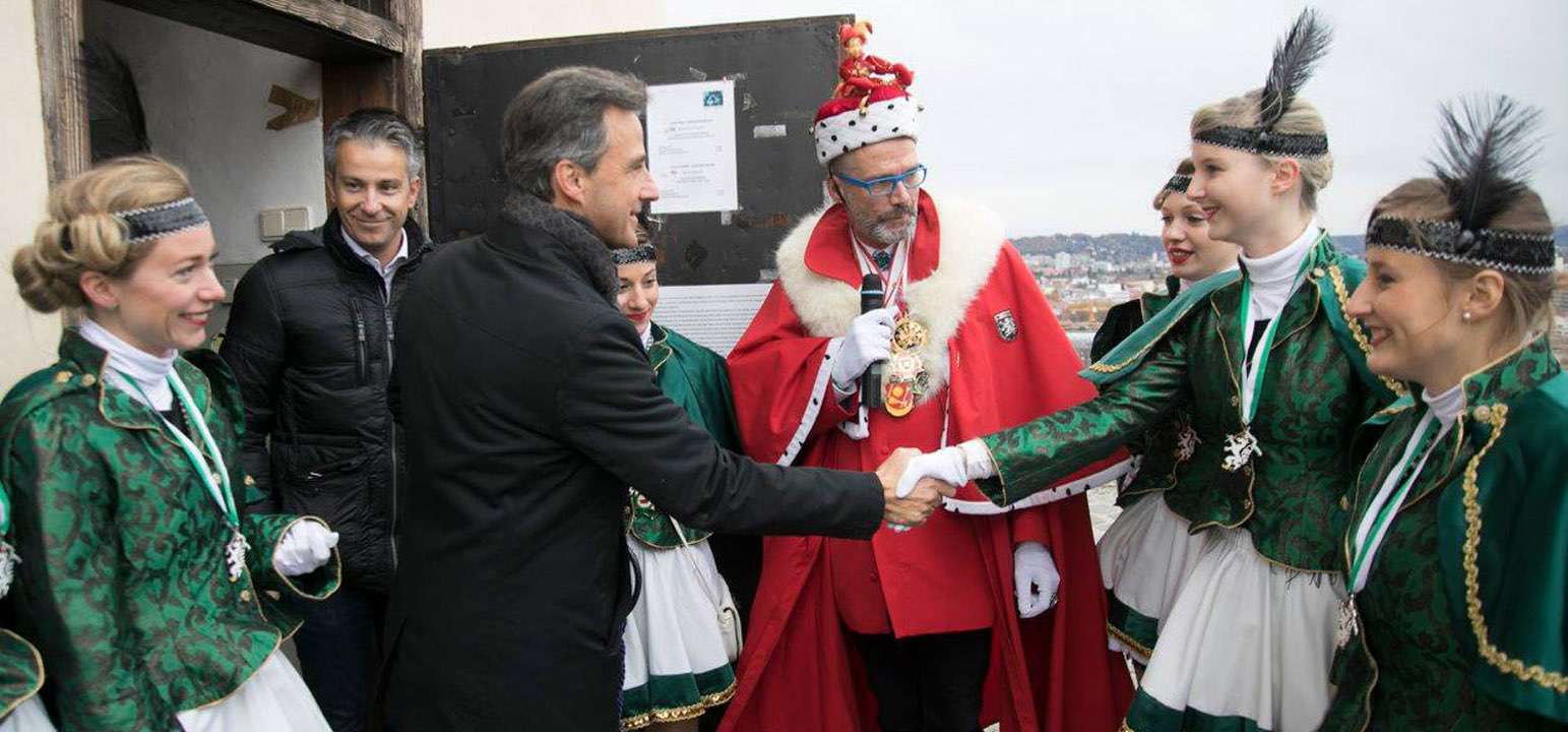 Schloßbergsturm mit dem 1. Grazer Faschingsclubs 2016